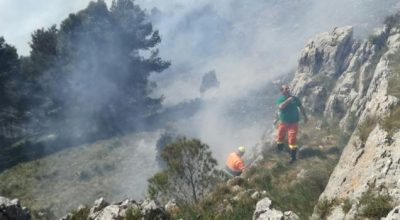 Gravina in Puglia, incendio nel cratere di Pulicchio