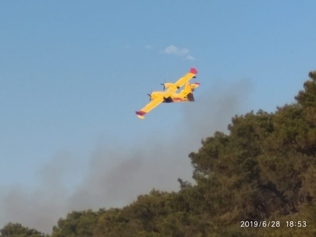 Incendi nel tarantino, intervenuto un Canadair